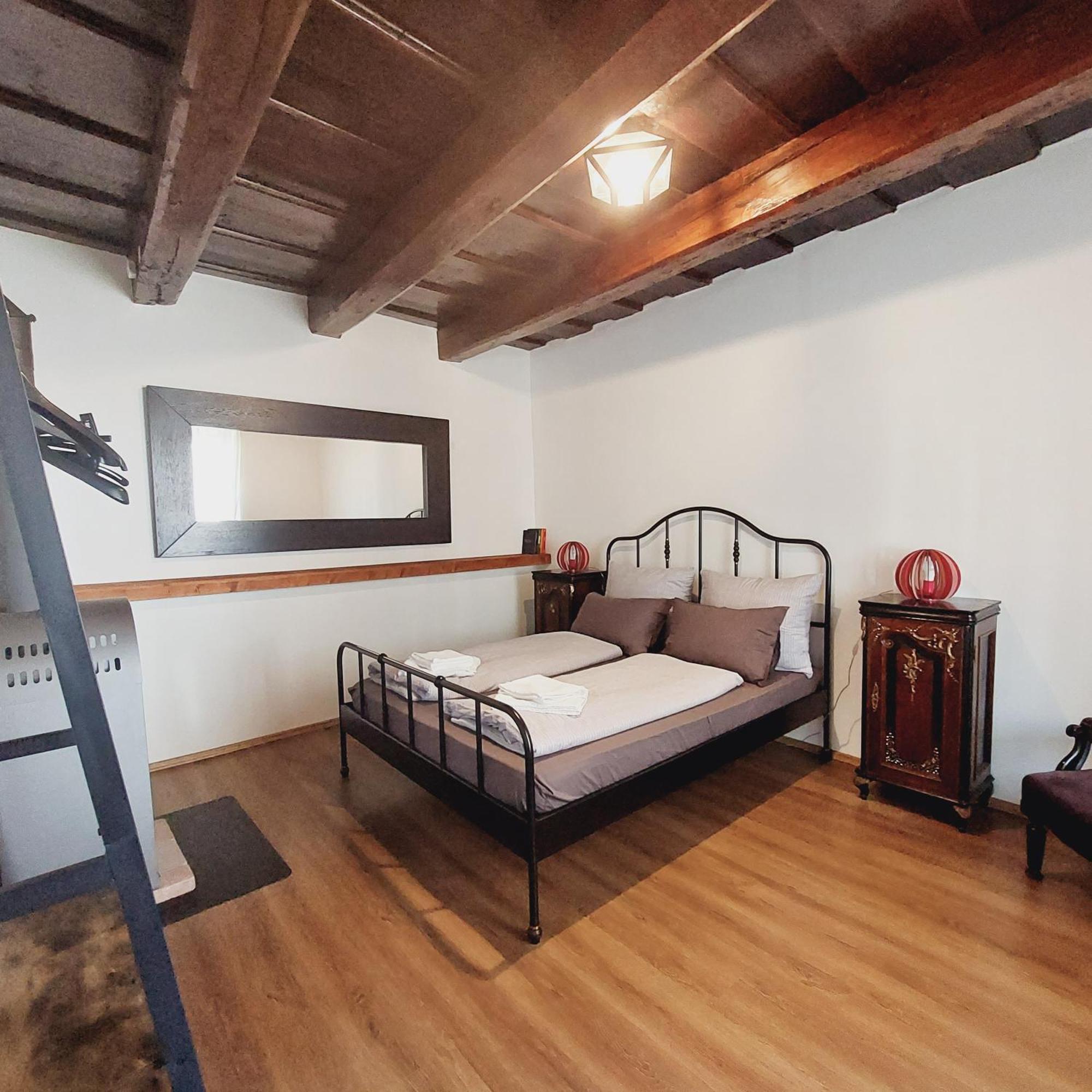 Feher Barany Apartment Szigliget Szoba fotó
