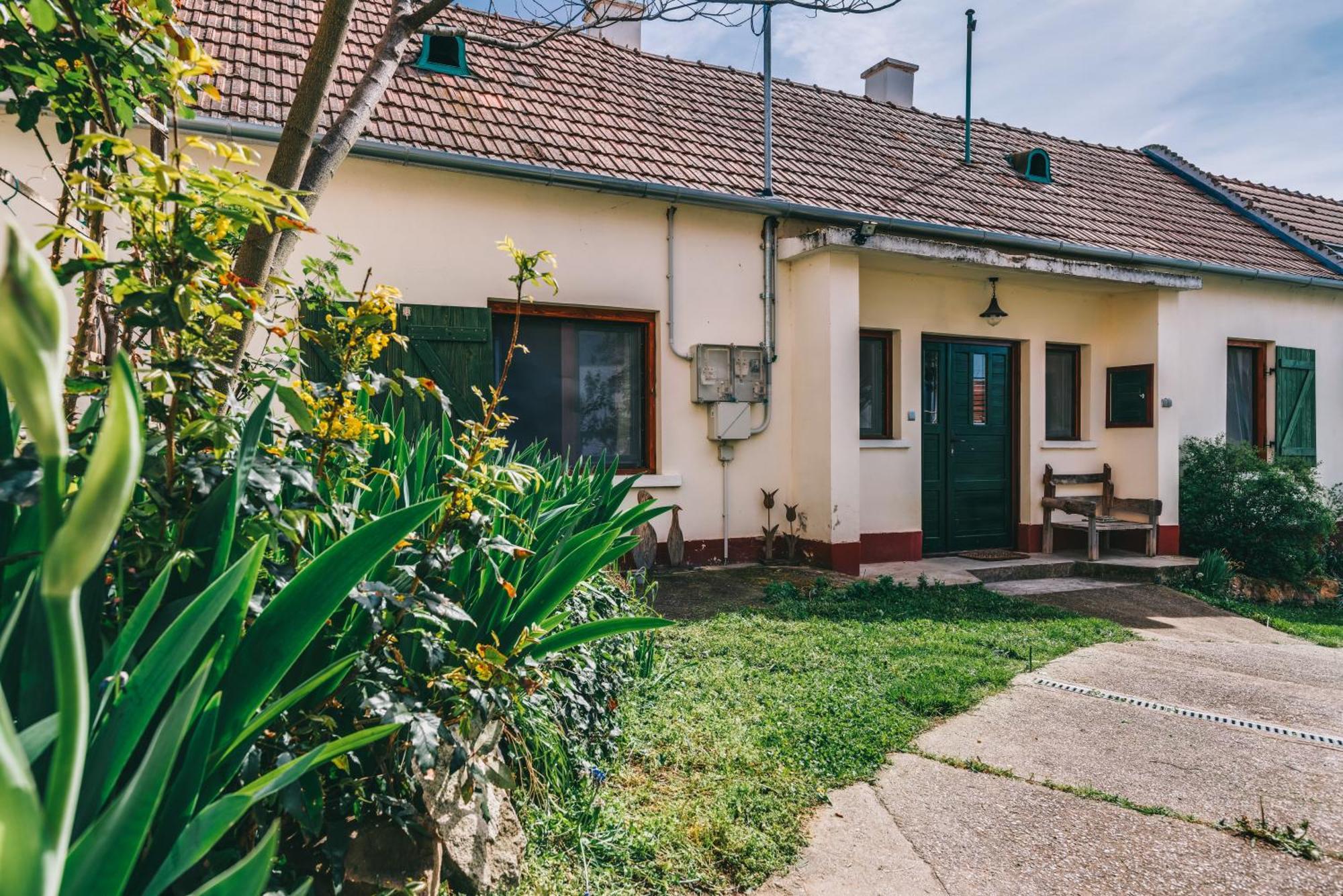 Feher Barany Apartment Szigliget Kültér fotó